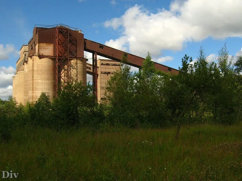 Никольское тосненский в контакте. ТЦ Планета Никольское Тосненский район. Тосненский район Никольское промзона. Стадион Никольское Тосненский район. Пороховой завод в Никольском Тосненского района.