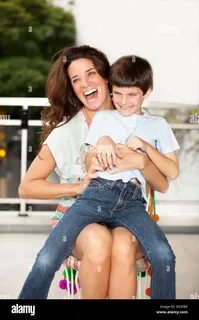 Mother child love embracing hi-res stock photography and images - Page 3 - Alamy
