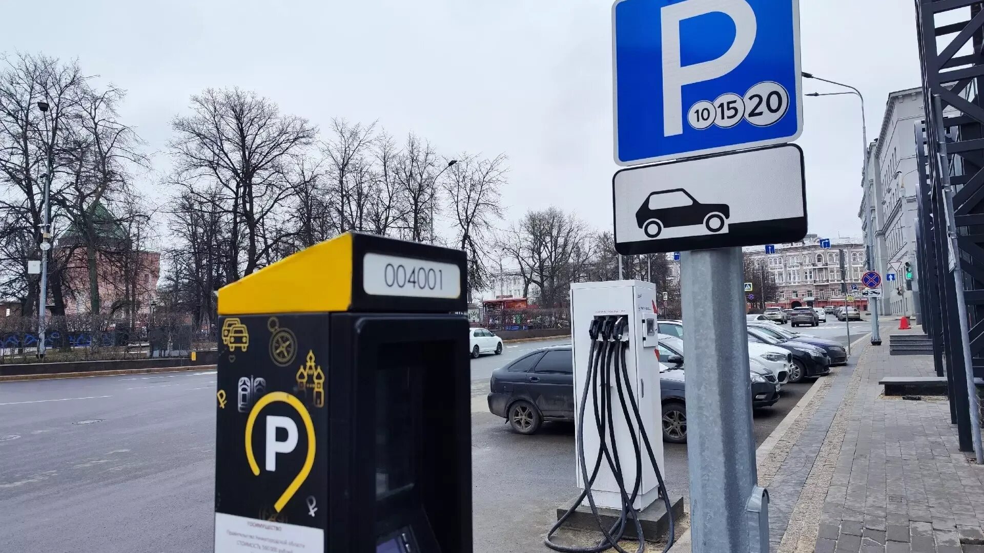 Платная парковка. Платные парковки в нижнем новгороде. Парковка бесплатная нижний новгород выходные. Парковочное пространство нижнего новгорода. Платные парковки в нижнем новгороде.