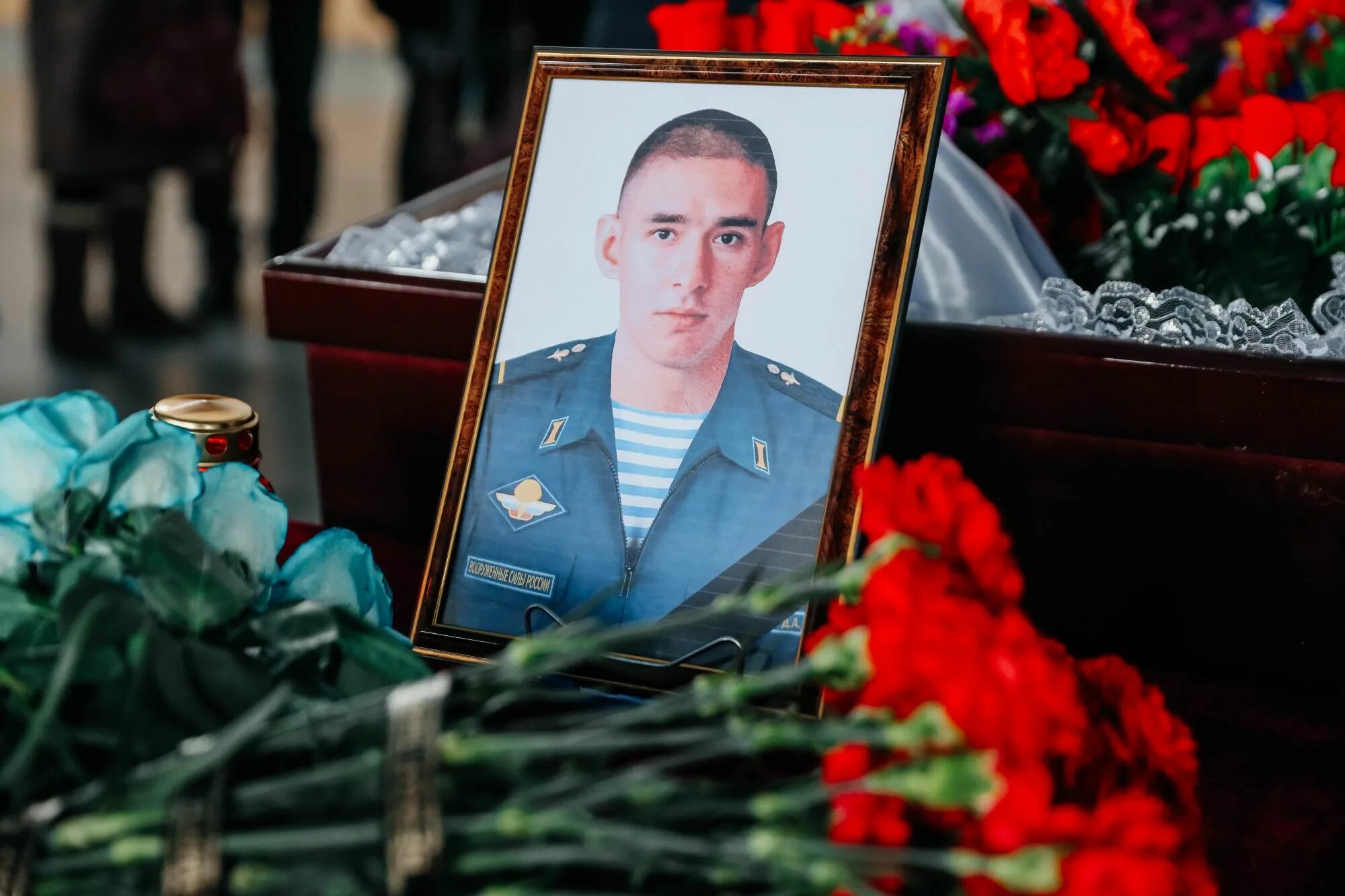 Герой гибнет. Похороны солдата погибшего на Украине. Похороны военнослужащего погибшего на Украине.