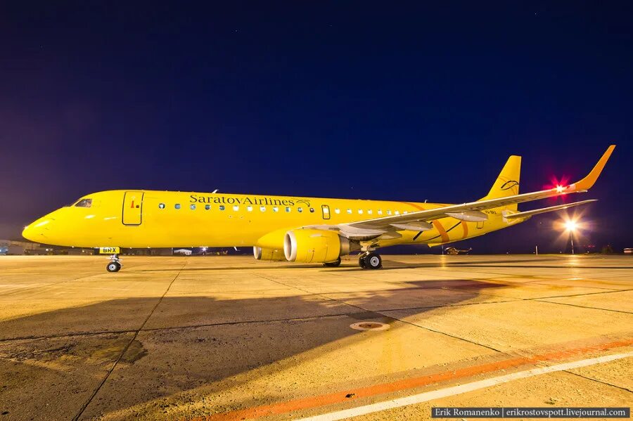 Азимут самолет внуково. Парк самолетов в храброво калининград. Самолет краснодар ганновер. Фото самолет краснодар израиль. Сухой суперджет азимут ночью.
