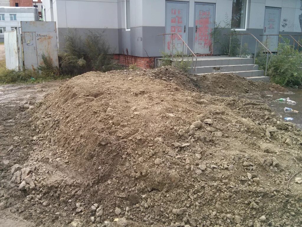 Ньюгрейндж внутри. Земляная насыпь 3. Земляное полотно железнодорожного пути насыпь. Основные элементы земляного полотна. Курган силбери-хилл.