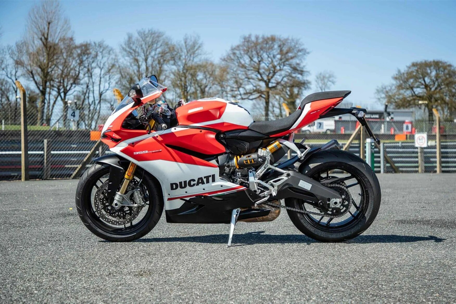 Дукати корсе мотоцикл. Дукати корса. Ducati 1198. Дукати корса. Спортбайк ducati corse 1199.