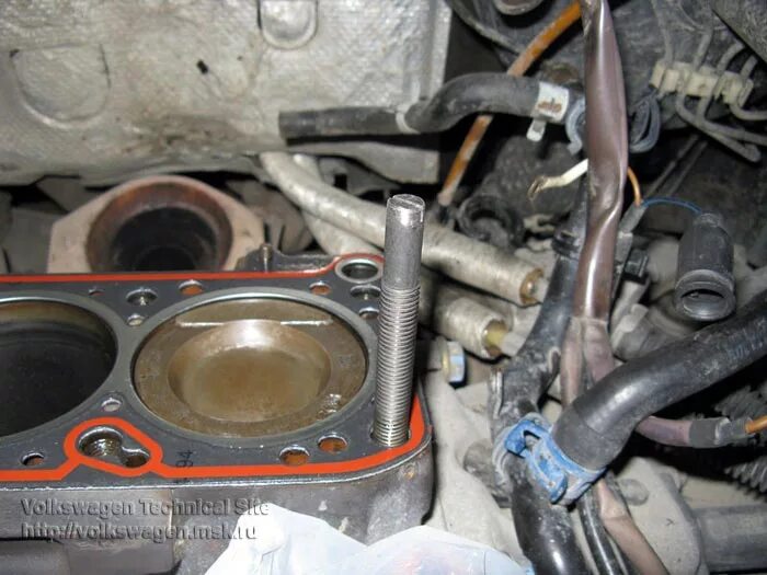 8. Прокладка гбц на фольксваген пассат б5. Протяжка головки пассат б3 2е. 2 бензин. Прокладка гбц гольф 2 1.