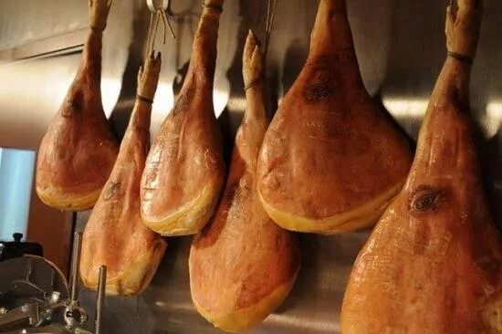 Jamón Serrano, Spain in 2024 Gourmet meat, How to cook chorizo, Roasted meat