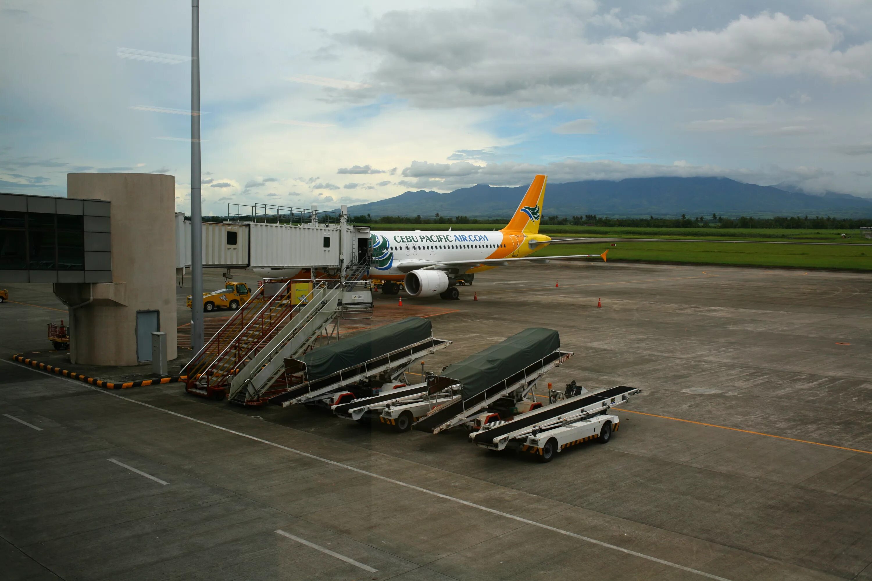 Аэропорт 2014. Аэропорт Себу. Аэропорт Себу Филиппины. Аэропорты Филиппин международные. Аэропорт Филиппины название.
