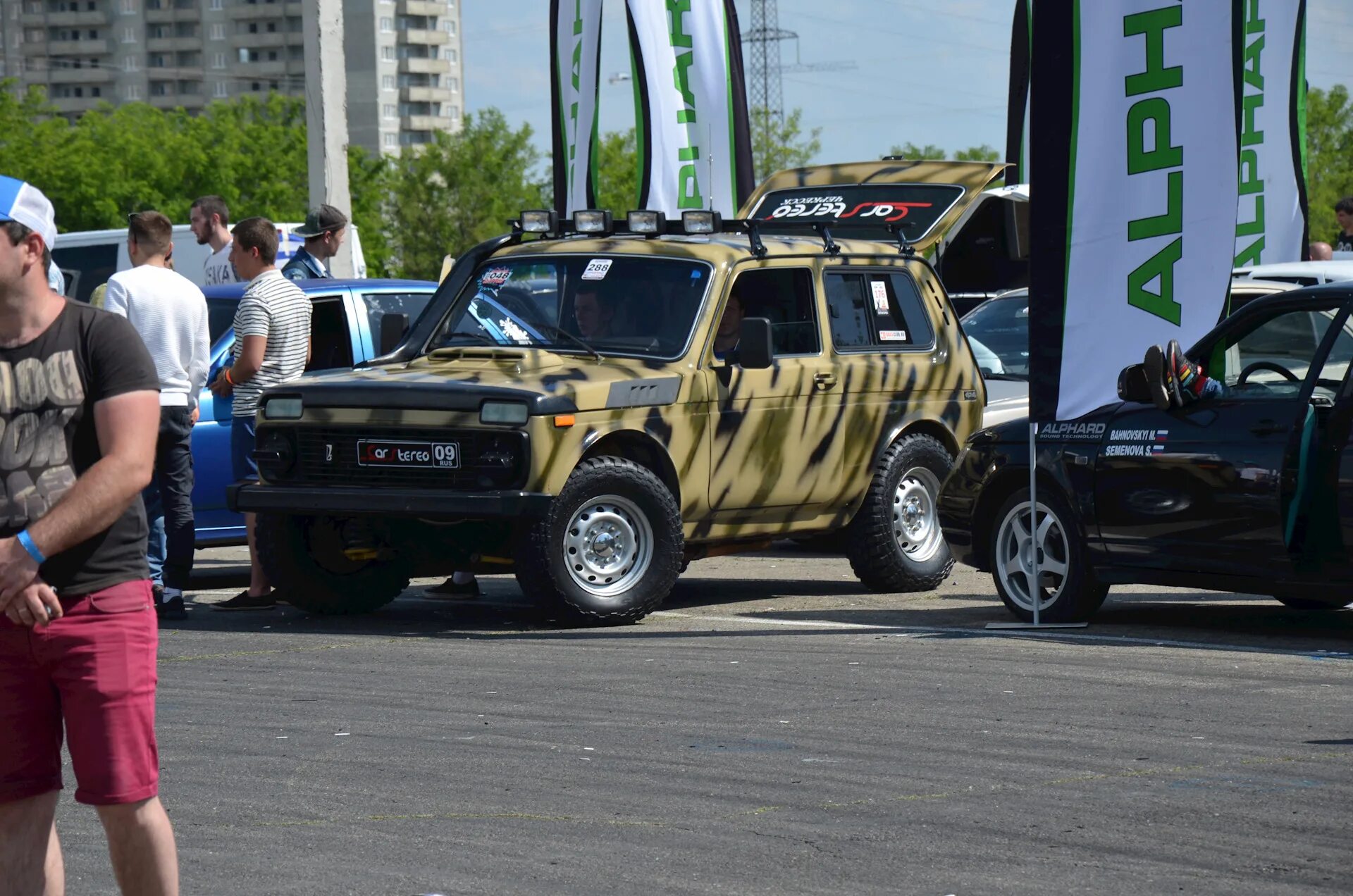 На подержанном авто subbota techno project. Нива автозвук. нива на автозвуке. нива автозвук соревнования. автозвук нива спб.