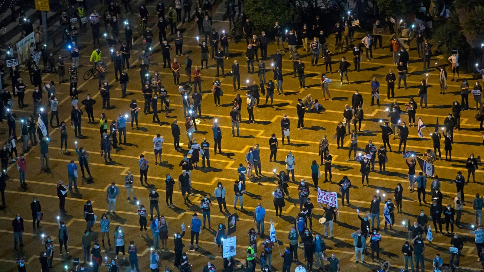 Society 2020. Митинги в Израиле. Протестующие Израиля вид сверху. Митинги в Израиле против Нетаньяху.