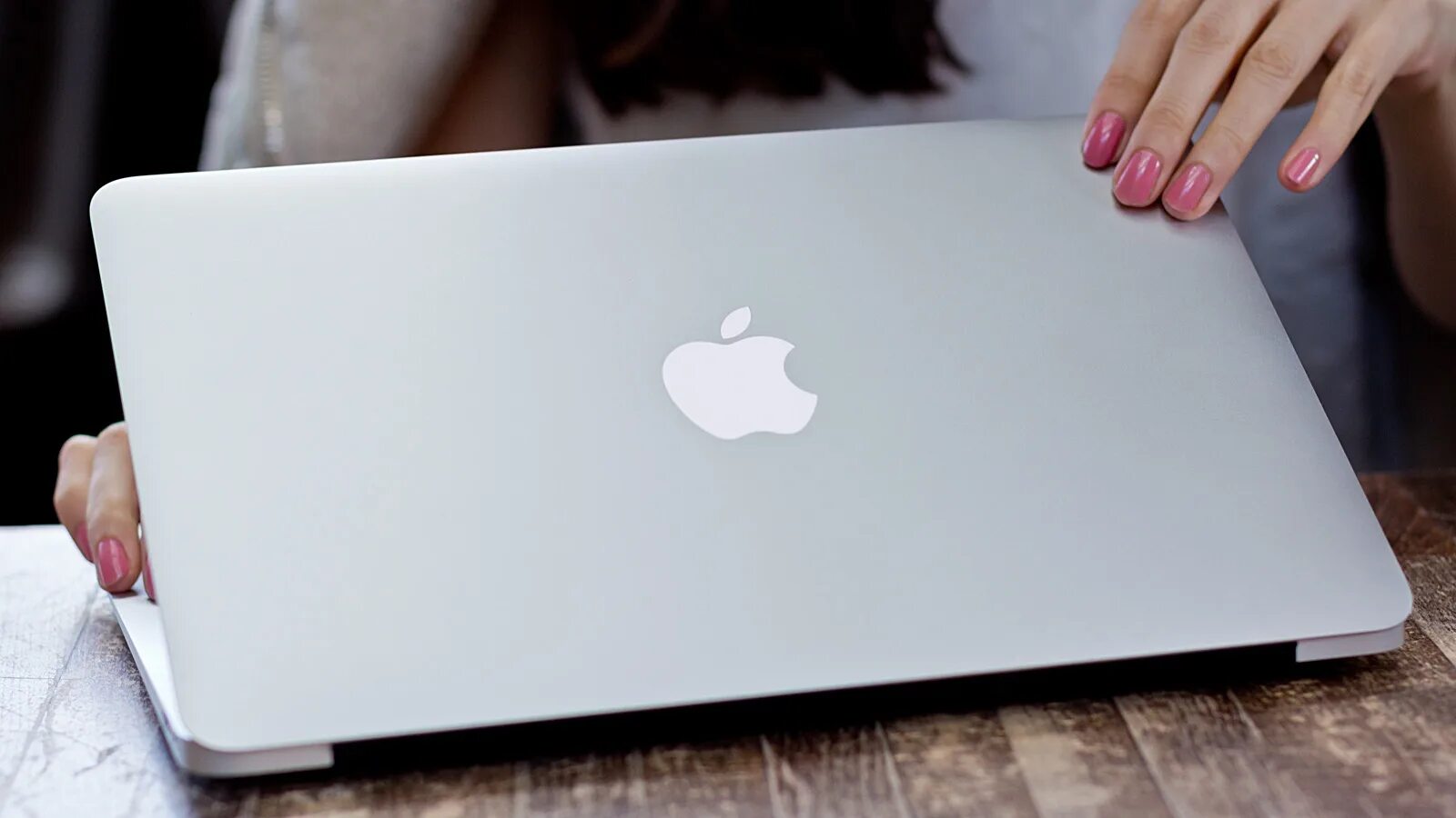 Данные макбук. Lojack ноутбук. ноутбук apple заблокировали. ноутбук apple и пластиковая карта. дарья смоленск макбук.