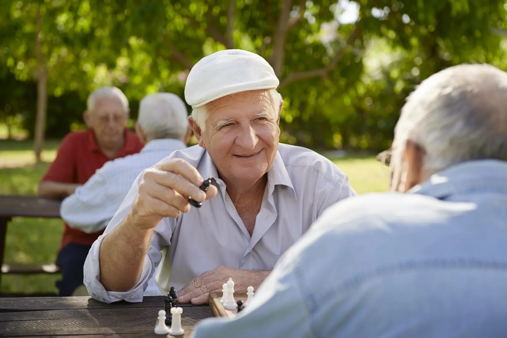 Среди старых людей больше. Старики. Пожилые люди. Старики в Америке. Счастливые пенсионеры.