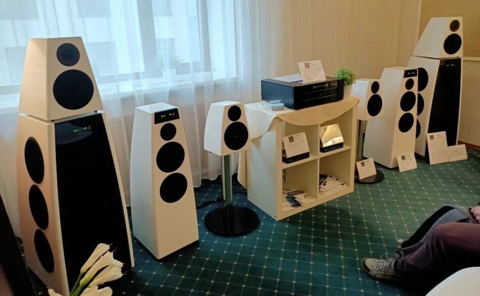 Hi fi high end show. Hi Fi High end show 2021. HIFI HIEND show 2022. Выставка Hi Fi Hi end 2021 в Москве. Hi Fi YH 630f.