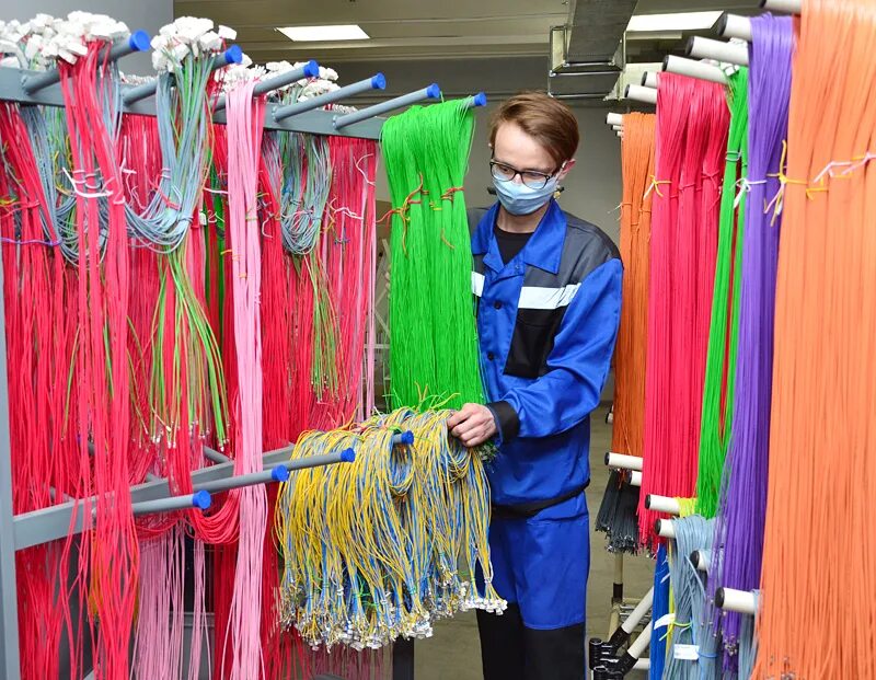 Подготовка проводов для жгута на заводе фото Новости " Отличия изолент tesa ®