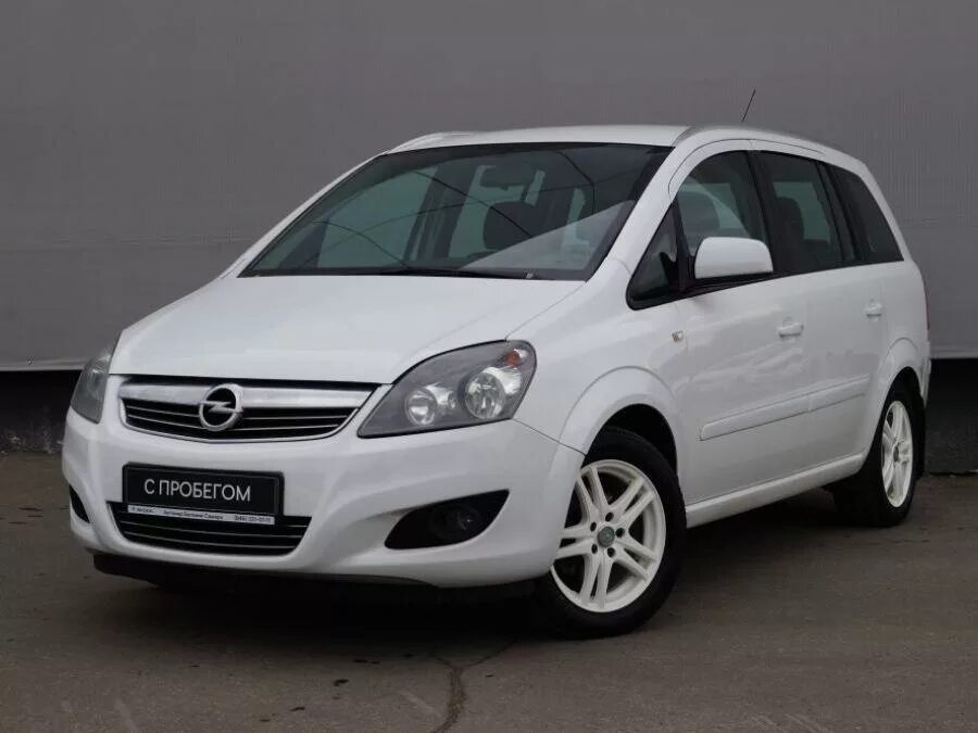 Опель зафира б отзывы. Опель Зафира 2012. Opel Zafira 2012 1.8. Опель Зафира 2012 года. Опель Зафира 2012г.