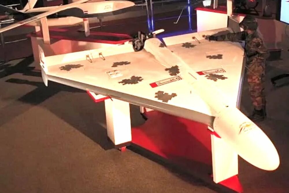Chien hsiang дрон. Дрон камикадзе квадрокоптер. Аэроскоп dji. Дрон камикадзе. Дроны-камикадзе switchblade 600.
