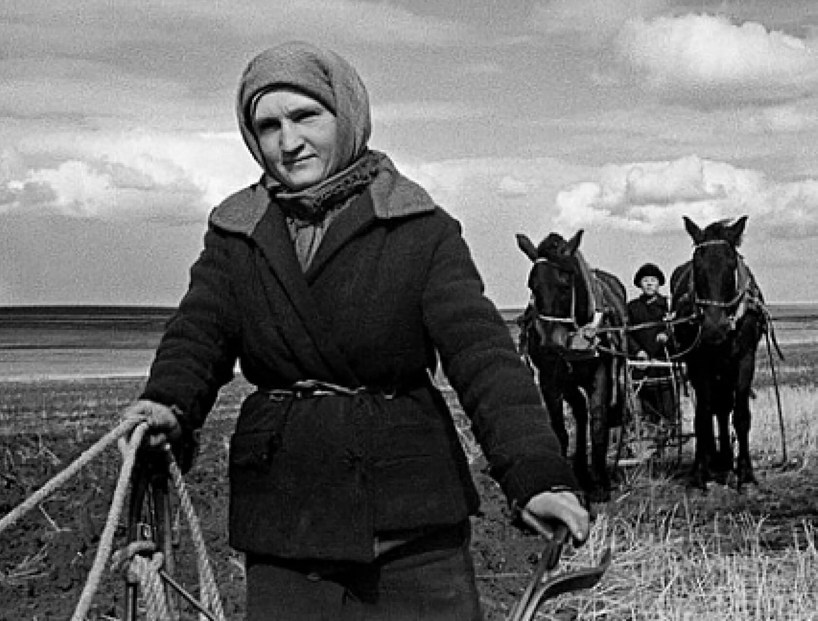 Фотография труженика. Женщины труженицы тыла в годы войны. Женщины - труженицы тыла в годы ВОВ.