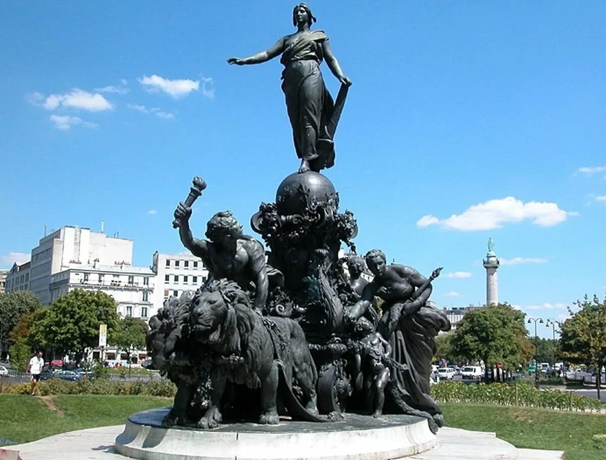 Памятник марианны на площади республики в париже. Монумент в париже. Place de la nation в париже. Памятники в париже. Памятники в париже.