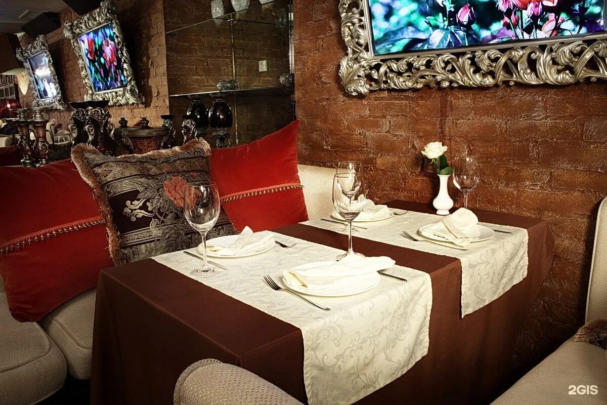 Кафе кадриль новосибирск. Кадриль улица. Кадриль караоке клуб москва. Кафе кадриль новосибирск. Караоке клуб кадриль.