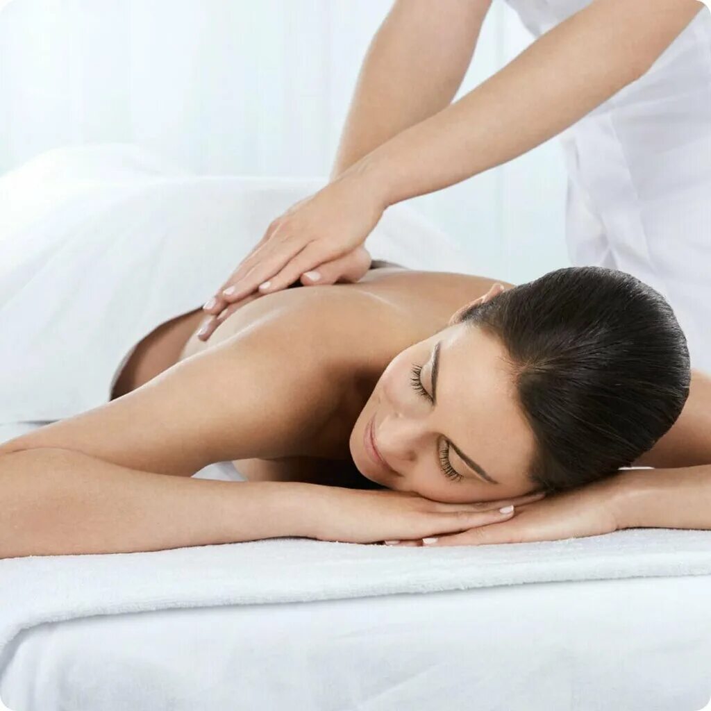 Массаж картинки. Аюрведический массаж абхьянга. Спа процедуры для тела. Классический массаж. Массаж мужчине.