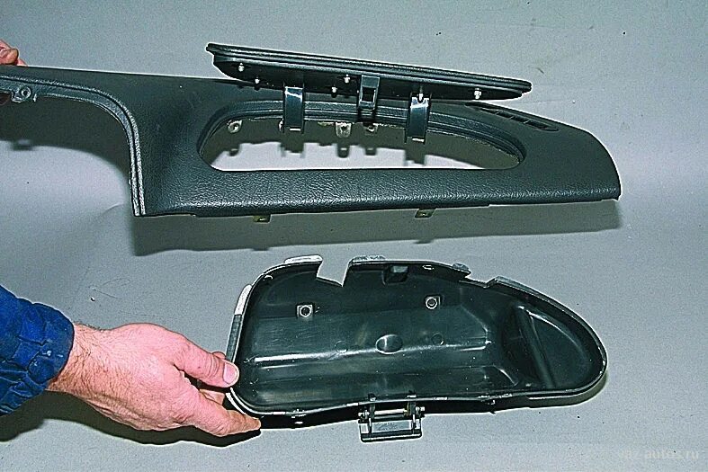 Lancer 9 заглушка зеркала внутренняя. Металлические крепления панели на ваз 2114. Уплотнительная резинка порога опель астра h. Крепление панели приборов ваз 2114. Как снимается накладка.