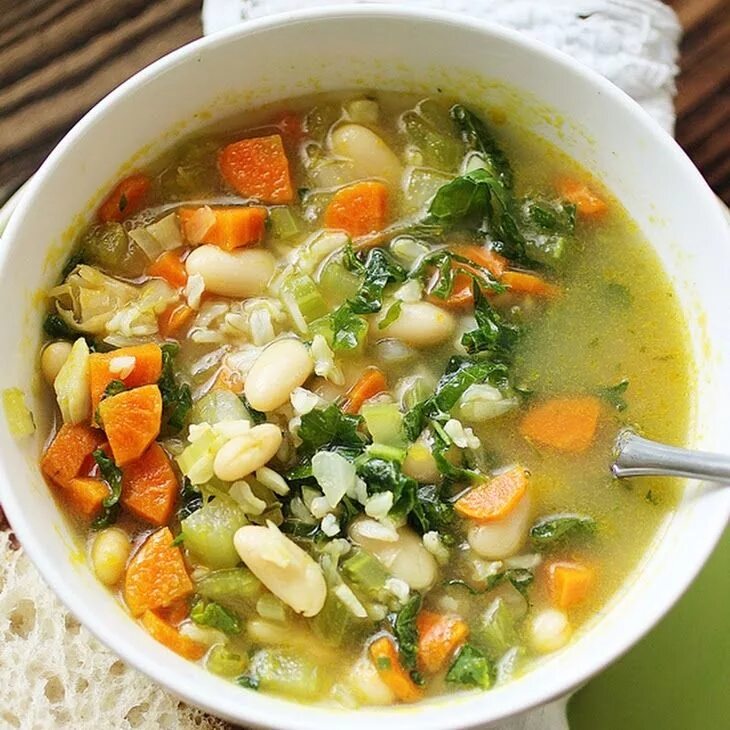 Овощи вкусные супы. Овощной суп. Супы на овощном отваре. Суп бульон. Бульон из овощей.