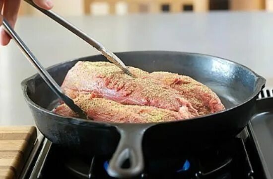 Жаренное варенное паренное. Варка и жарка. Сковородка загорелась. Жарка на сковороде. Жарим варим.