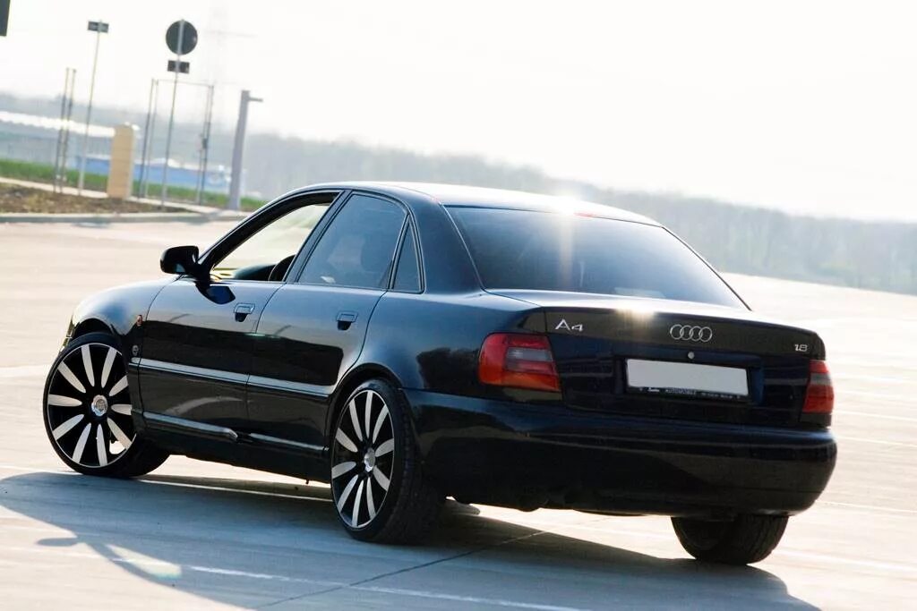 Ауди а4 б5. Audi a4 b5 1.8. Audi а4 b5 кузов. Audi a4 b5 1995.