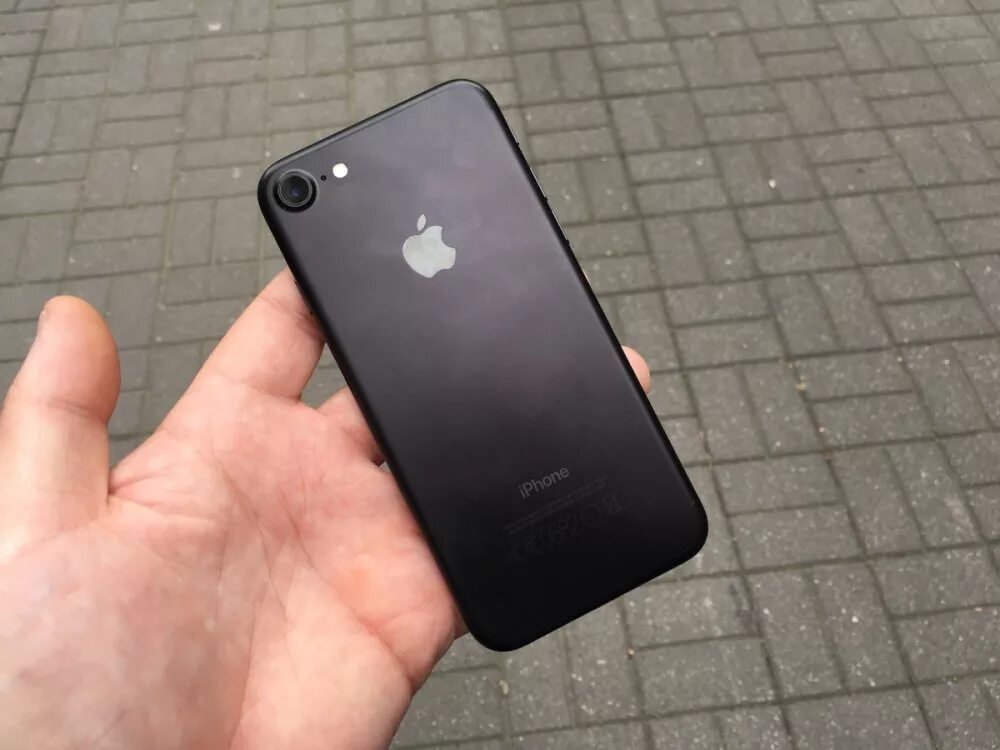 Айфон минск оригинал. Айфон 7. Iphone 7 Black. Iphone 7 128gb Black. Айфон 7 черный Оникс.