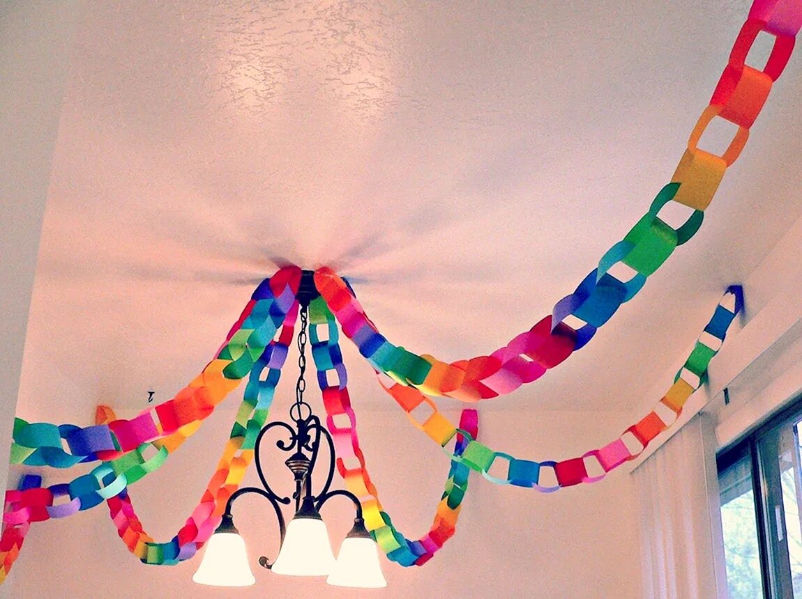 Бумажная гирлянда на елку. Бумажная гирлянда. Новогодняя гирлянда из цветной бумаги. Гирлянда из маленьких бусинок. Необычные новогодние украшения.