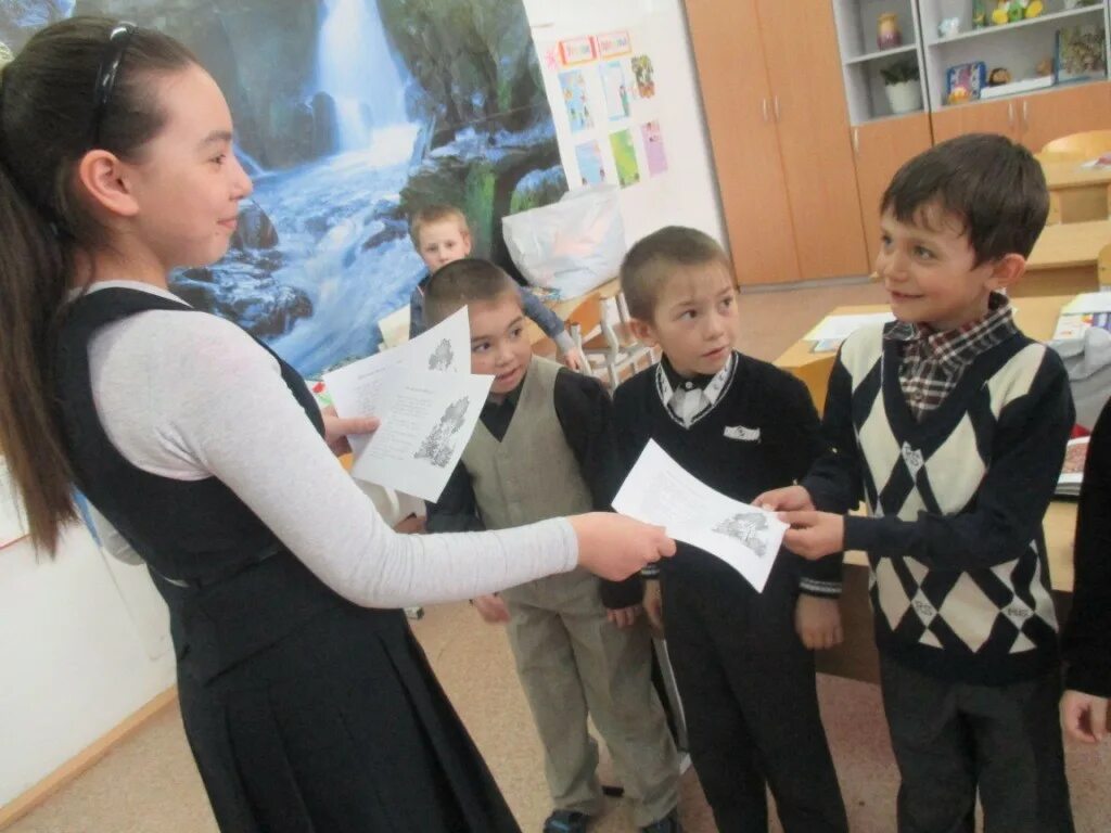 Новопетровская средняя школа тульская область. Новопетровская школа-интернат. Новопетровская школа 1. Школа интернат новопетровское истринский район. Новопетровская школа.