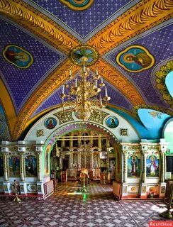 Внутри церковь название