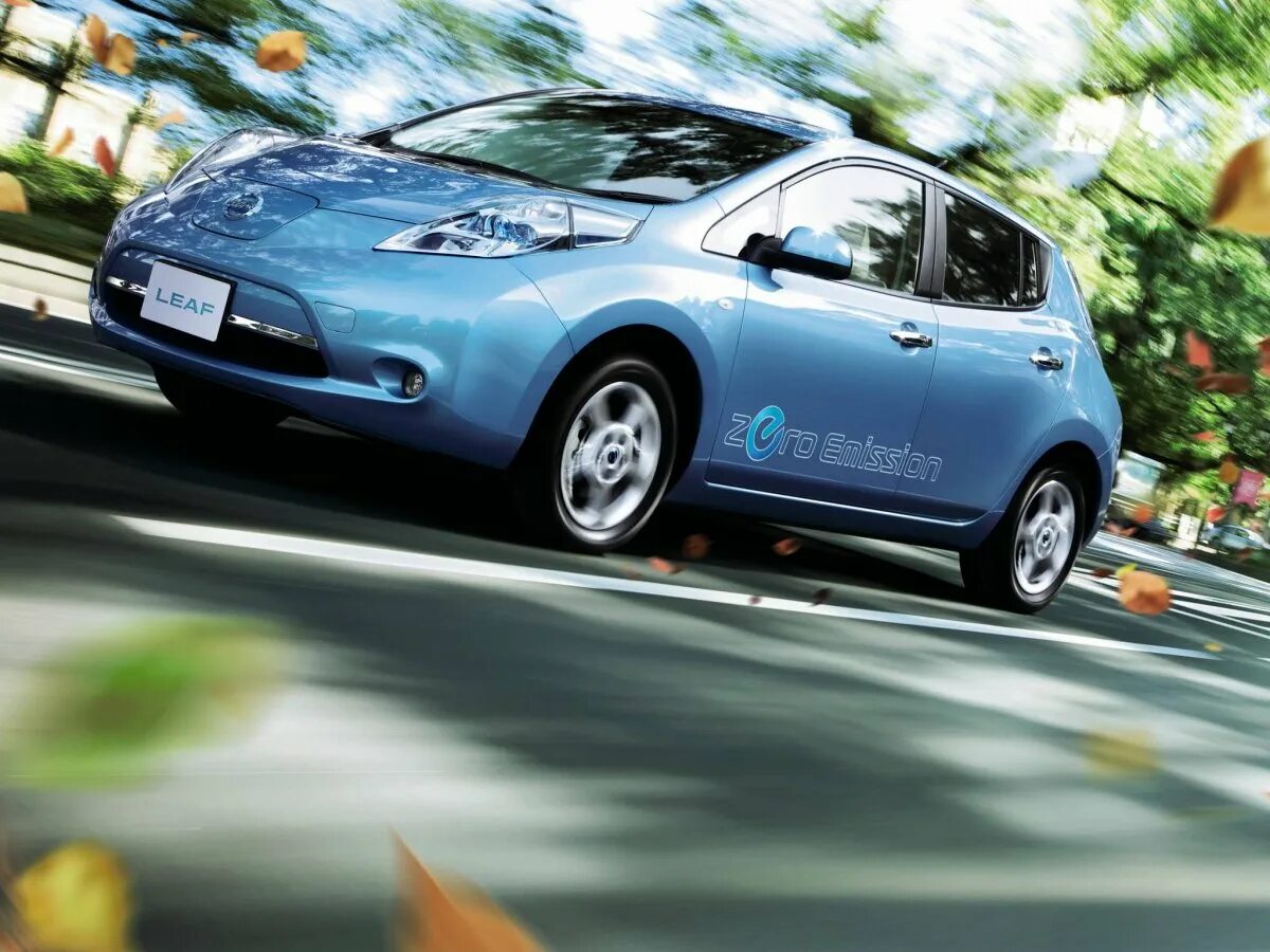 Ниссан лиф 2010. Nissan Leaf 2010-2017. Nissan электромобиль Leaf 2010. Nissan Leaf x. Машины с японии каталог