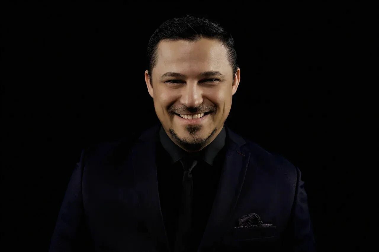 олейник певец. Oleynik певец. олейник животное. олейник музыка. олейник музыка.