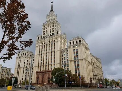 Дом напротив красной площади
