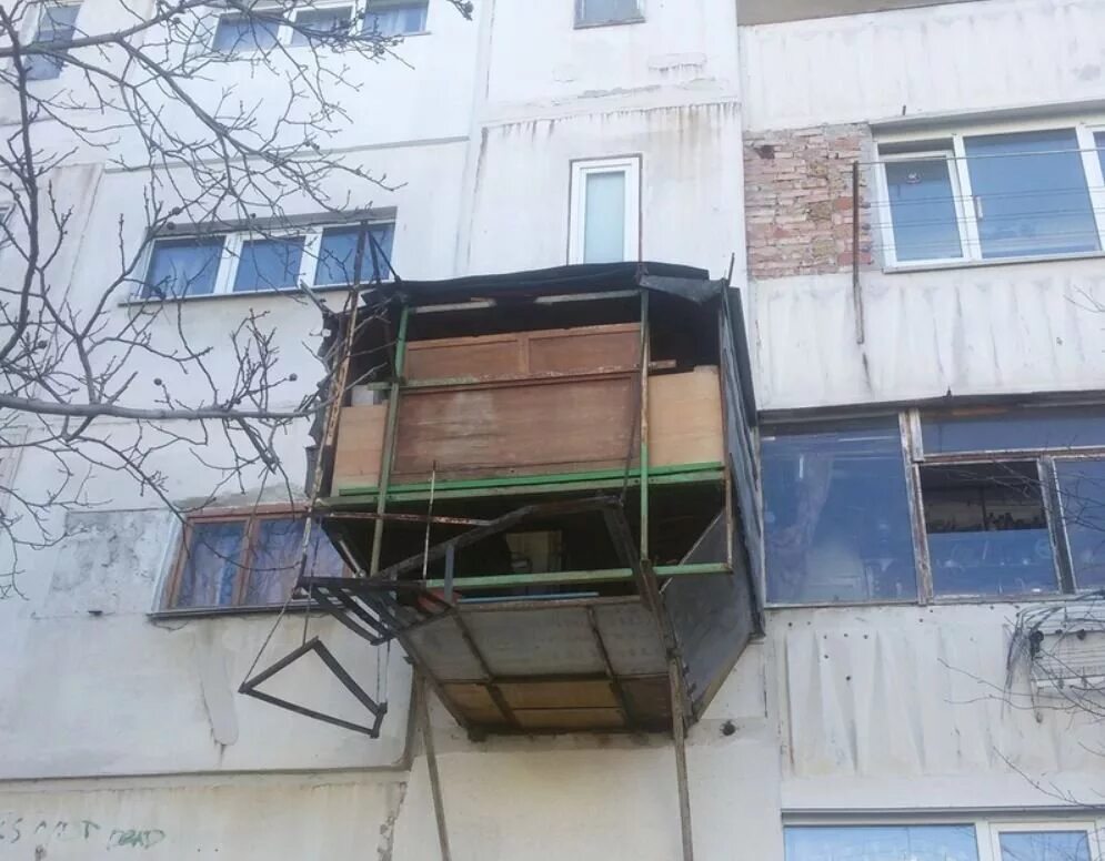 Дом мешал