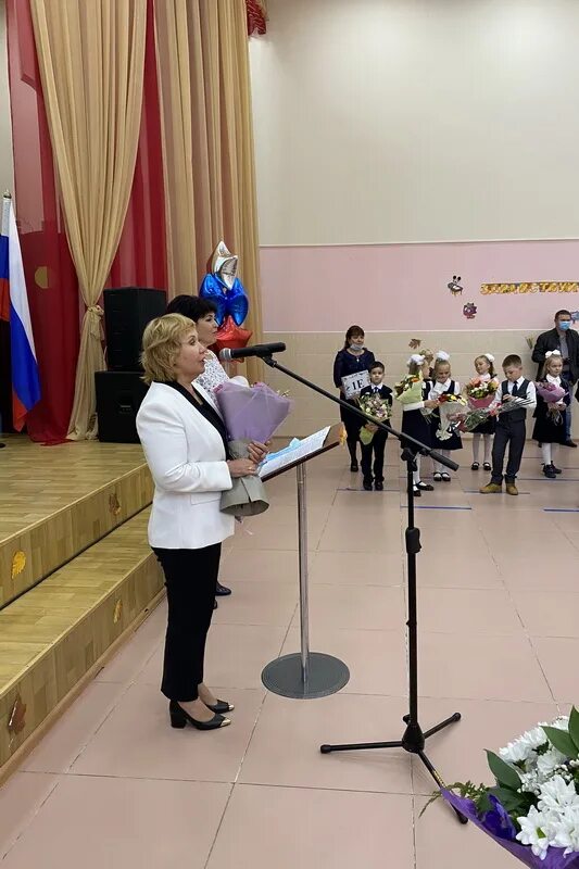 Директор прогимназии. Прогимназия 40 мурманск. Прогимназия каневская. Директор прогимназии. Директор прогимназии.