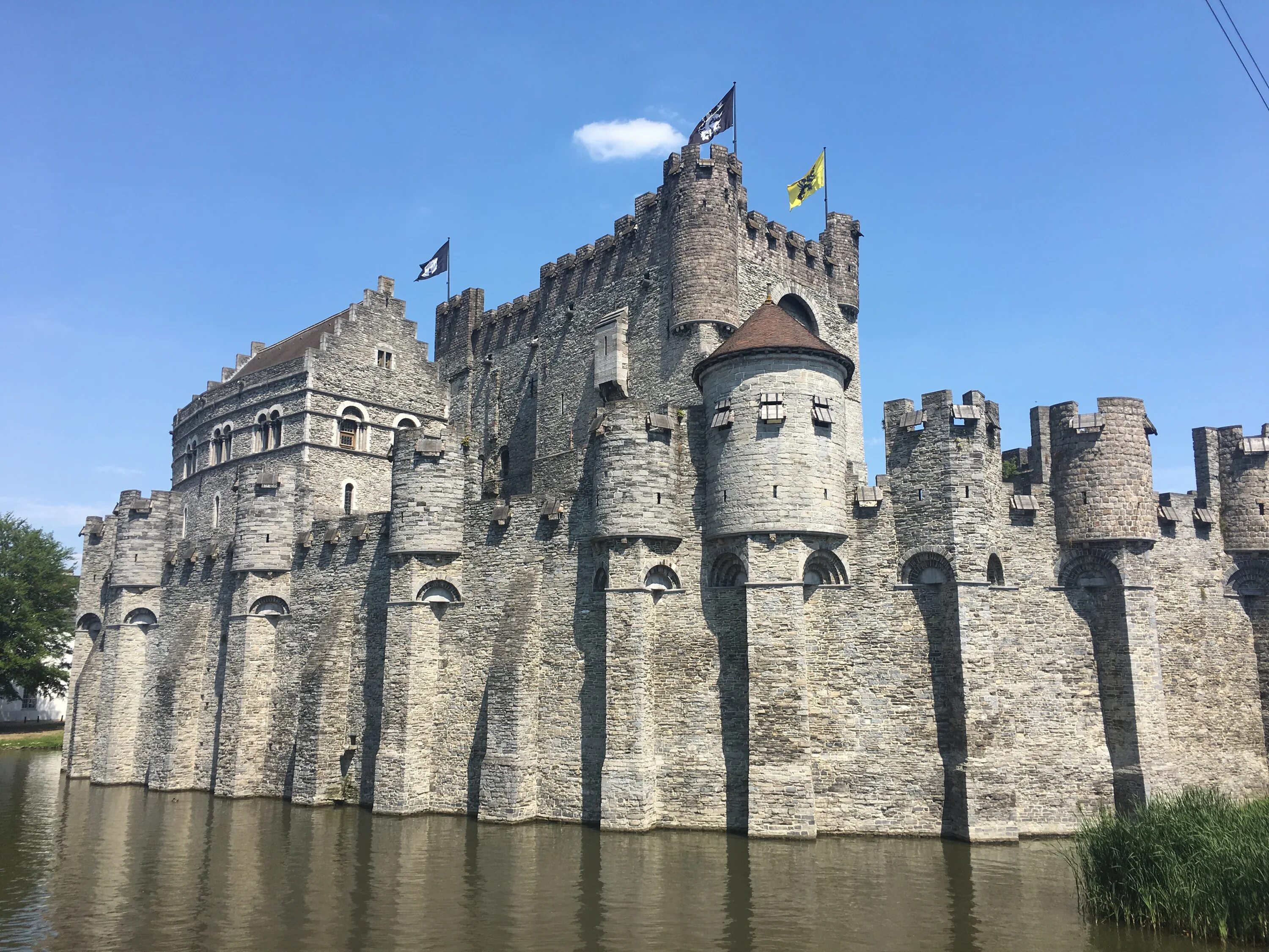 Когда был построен замок. Гравенстен. Замок Гравенстен. Замок графов фландрских в Генте. Замок феодала.