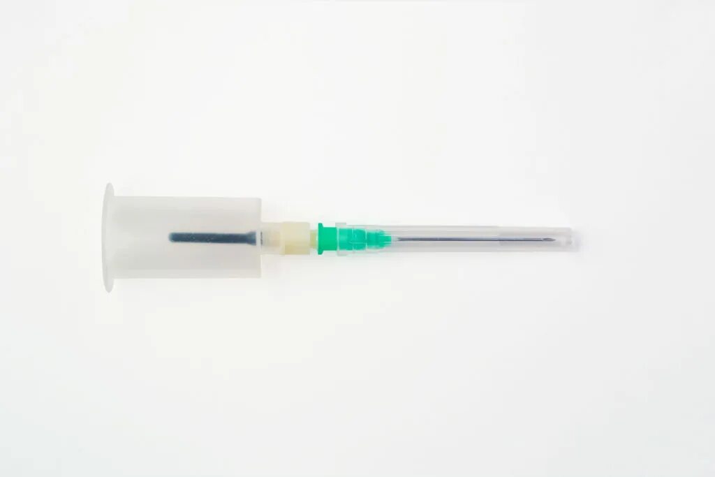 Держатель вакуумной пробирки с иглой эрмайнс. Игла двусторонняя для вакуумного забора крови 21gх1 12 (0,8х38мм). Иглодержатель для иглы vacutainer. Иглы для пробирок. Игла для взятия проб крови двусторонняя зеленая g21х1 1/2 n100.