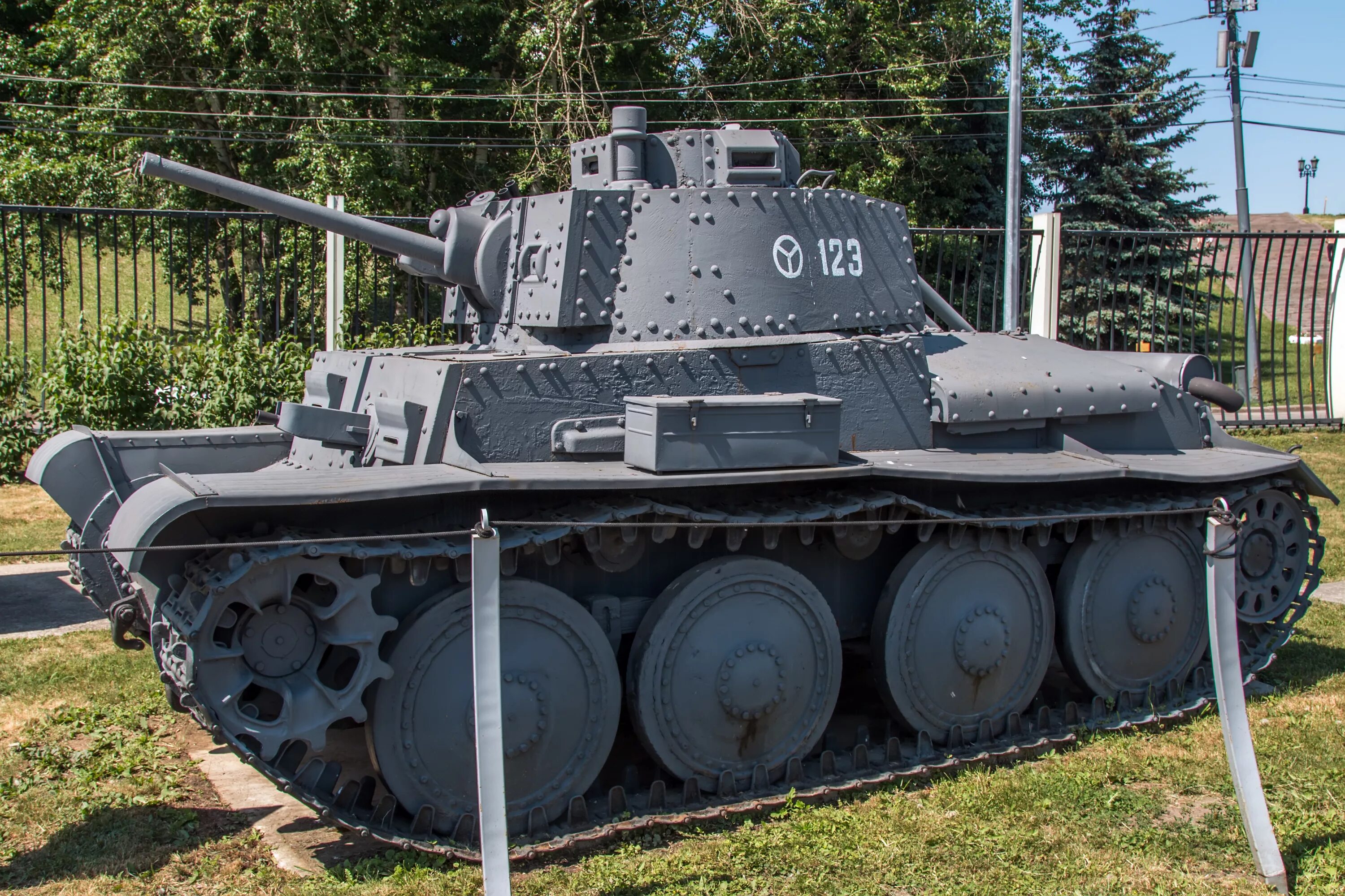 Pz kpfw 38. Чешские танки 38(t) «Прага». Чешский танк Прага 38-т. PZKPFW 38(T). Танк 38t.