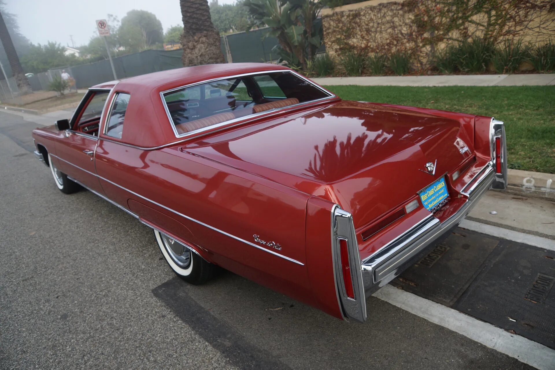 Кадиллак кубвиль 1975. Cadillac fleetwood 1975. Cadillac 1975. Cadillac sedan 1975. Кадиллак девиль 1975.