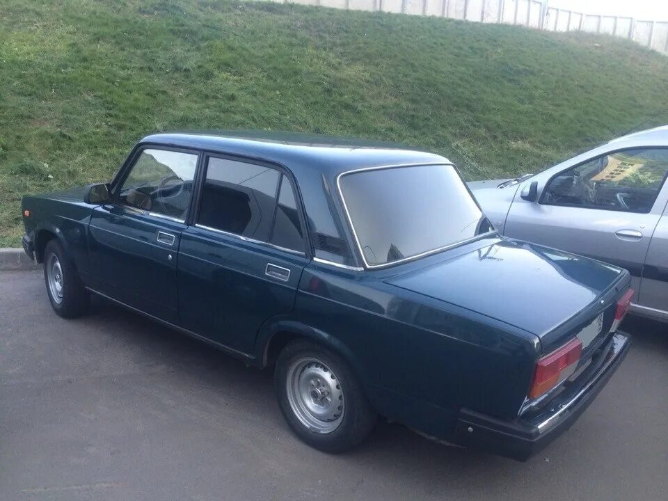 Ваз 2107 вишневая. Ваз 2107 цвет изумруд. Ваз 2107 атлантика. Авто цвет ваз 2107 352 кедр. Ваз 2107 цвет гранат.