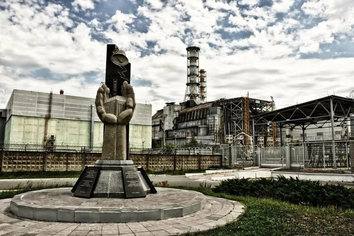 Чернобы. Припять Чернобыль ЧАЭС. Чернобыль зона отчуждения АЭС. Припять ЧАЭС 1986. Чернобыль зона АЭС.