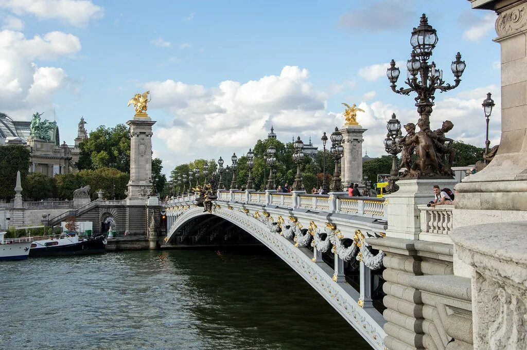 File:Pont Alexandre III Tour Eiffel depuis pont Concorde.jpg - Wikimedia Commons
