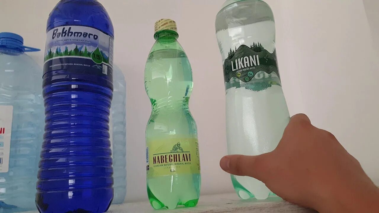Анаклия, питьевая вода. Вода по грузински. Вода по грузински. Минеральная вода грузии ликани. Грузинская вода пэт 1,5 л.