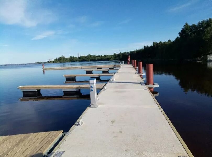 Толга монастырь ярославль. Новый причал. Причал на толгском монастыре ярославль. Автобусная экскурсия в ярославль-толгский монастырь. Новая пристань в вольске.