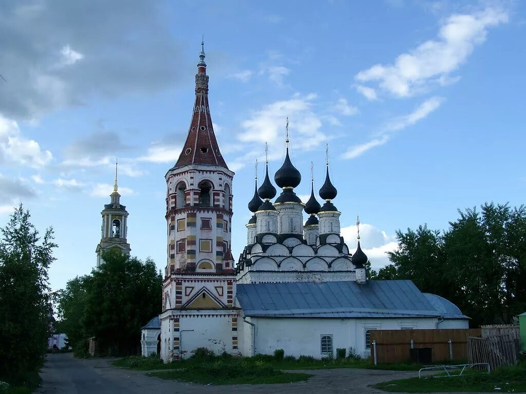 Суздаль Лазаревская и Антипиевская церкви. Происхожденская Церковь Суздаль. Успенская трапезная Церковь Суздаль. Антипиевская Церковь Суздаль.