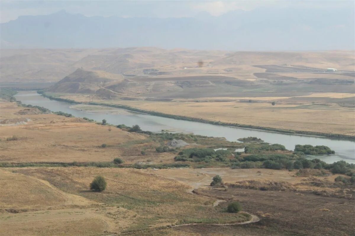 Ев рат. Долина реки Евфрат. Долина рек тигр и Евфрат. Река Евфрат река тигр. Река Евфрат в Ираке.