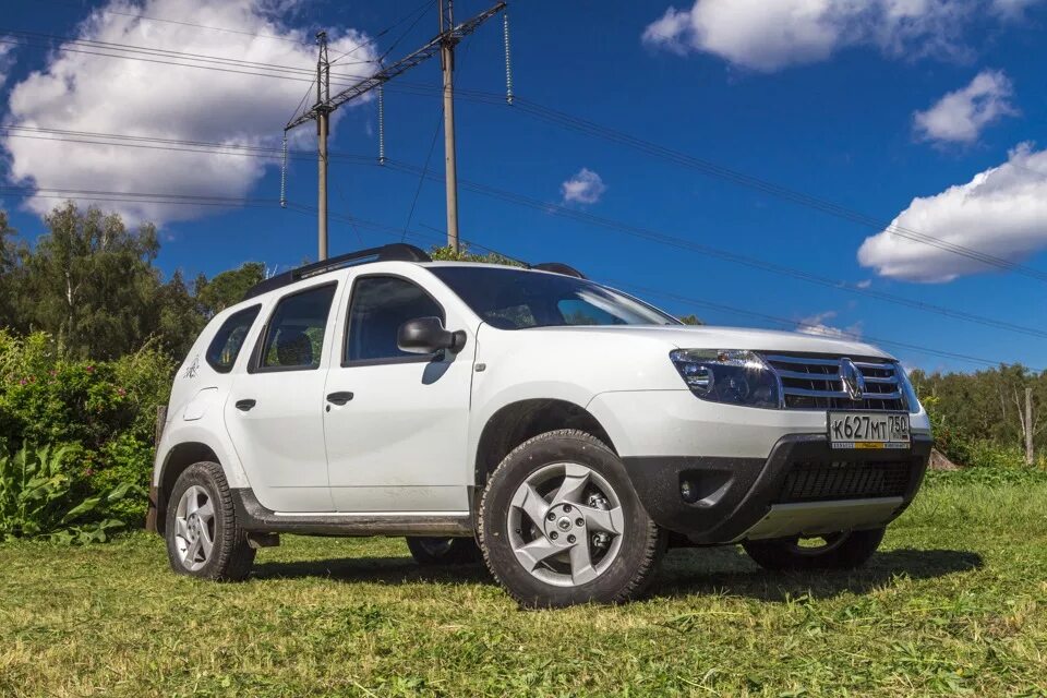 Рено дастер 2014 2.0 4х4. Рено Дастер 2014 белый. Renault Duster белый 2014. Рено Дастер белый. Renault Дастер белый 2014.