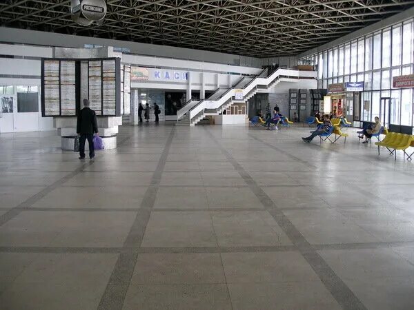 Расписание автобусов москва брянка луганская. Москва-луганск расписание автобусов. Автовокзал луганск кассы. Автовокзал луганск. Ж/д вокзал луганск.