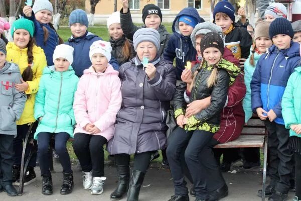 Белово новый городок маршрут. Школа 19 Белово. Школа 19 Белово новый городок. Школа новый городок. Белово пгт новый городок.