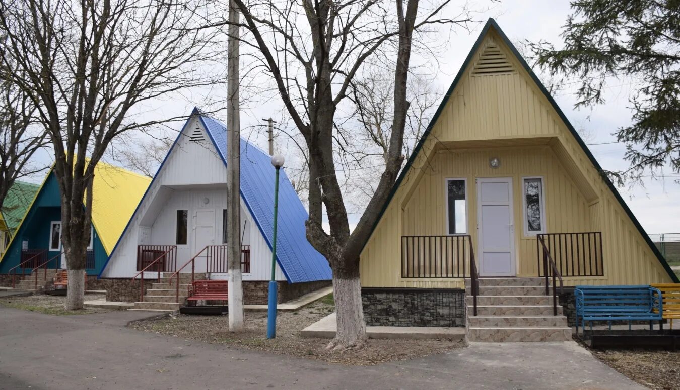 Загородное стационарное. Лагерь факел Новоминская. Станица Новоминская лагерь факел. Лагерь факел Новоминская 2022. Лагерь факел Краснодарский край.